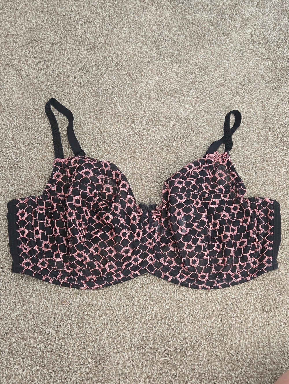 Shapely Figures Black and Pink Lace Underwire Bra Size 44DD